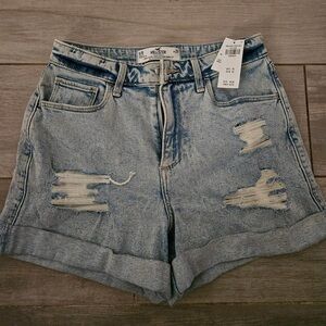 Hollister ultra high rise light wash distressed very STRETCHY AND SOFT mom short